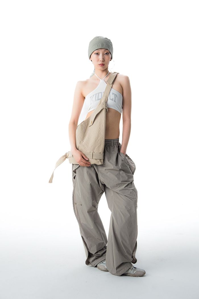 https://cdn.zochil.shop/0b47fe47-5f47-4782-95dd-7180b5dd0a83_t700.jpg