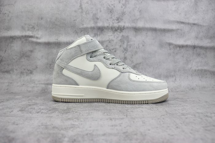 Nike Air Force 1 Mid 