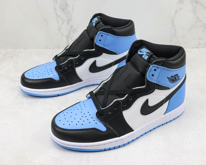 Jordan 1 Retro High OG UNC Toe