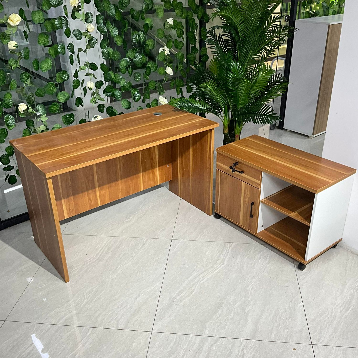 Туслахтай Оффис ширээ / Код: Е-56 /