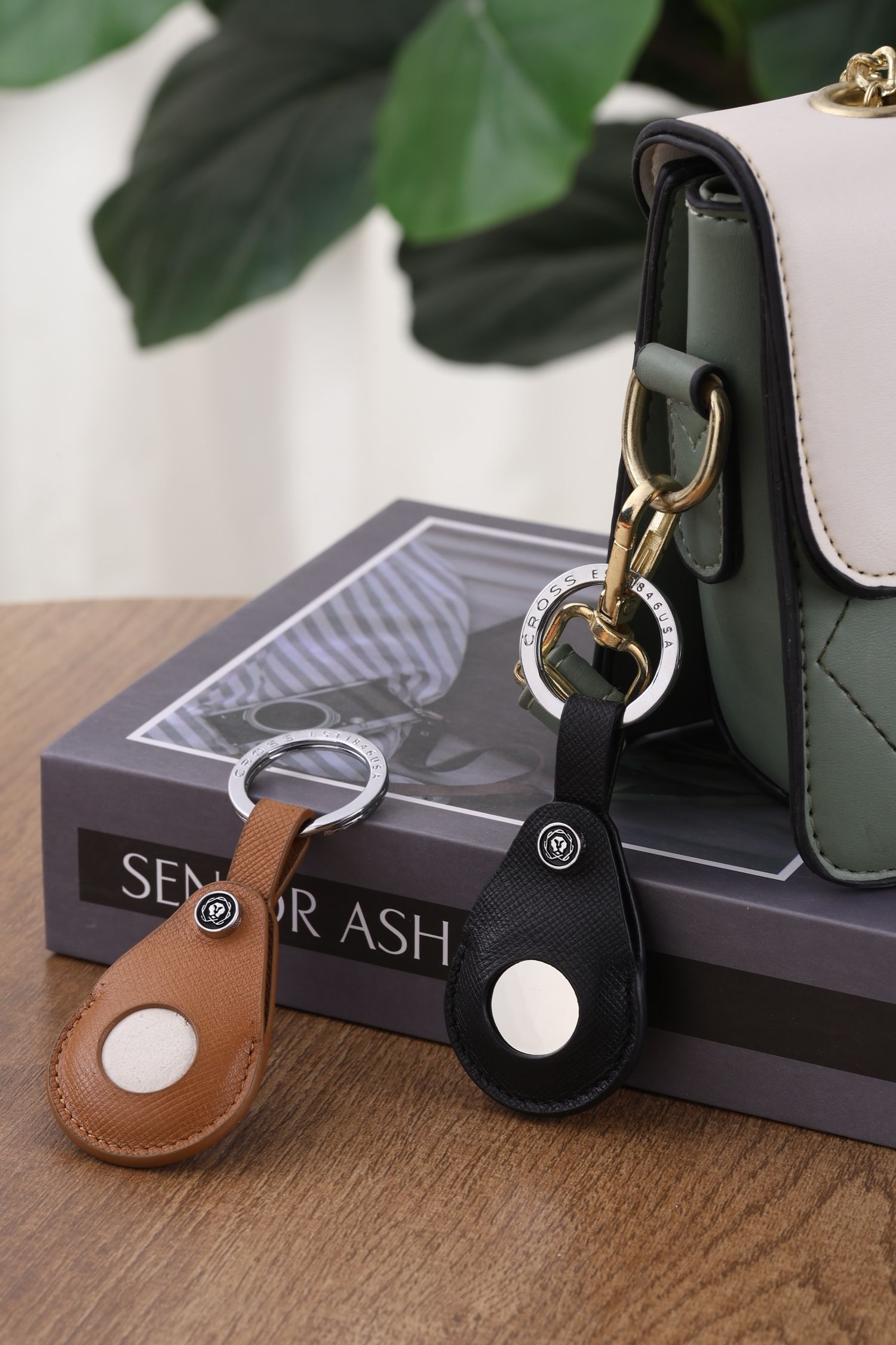 Black Smart Tracker Key Chain