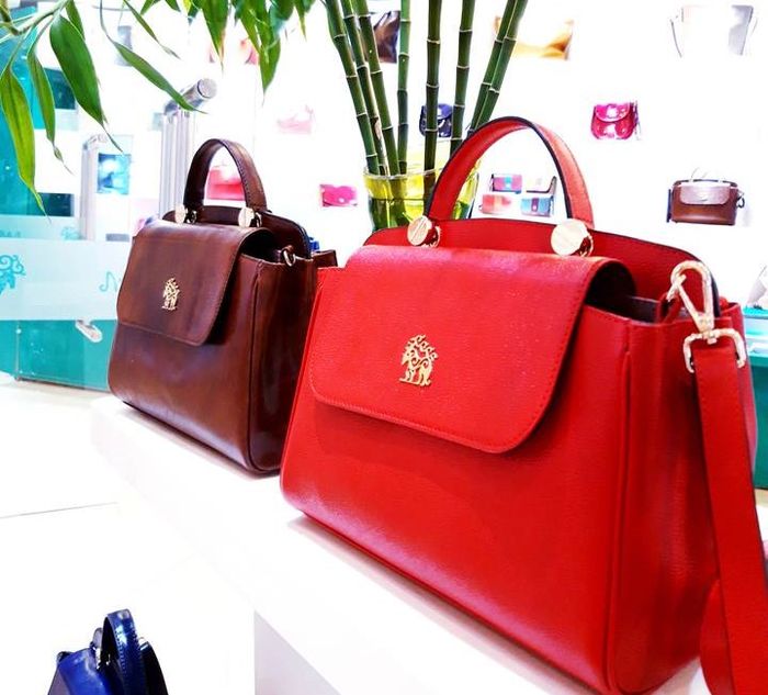 https://cdn.zochil.shop/0b9f8511-074d-431c-8b41-0fb032e7bcc4_t700.jpg