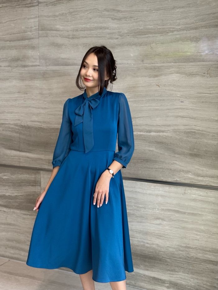 Классик дэгжин хөх даашинз 