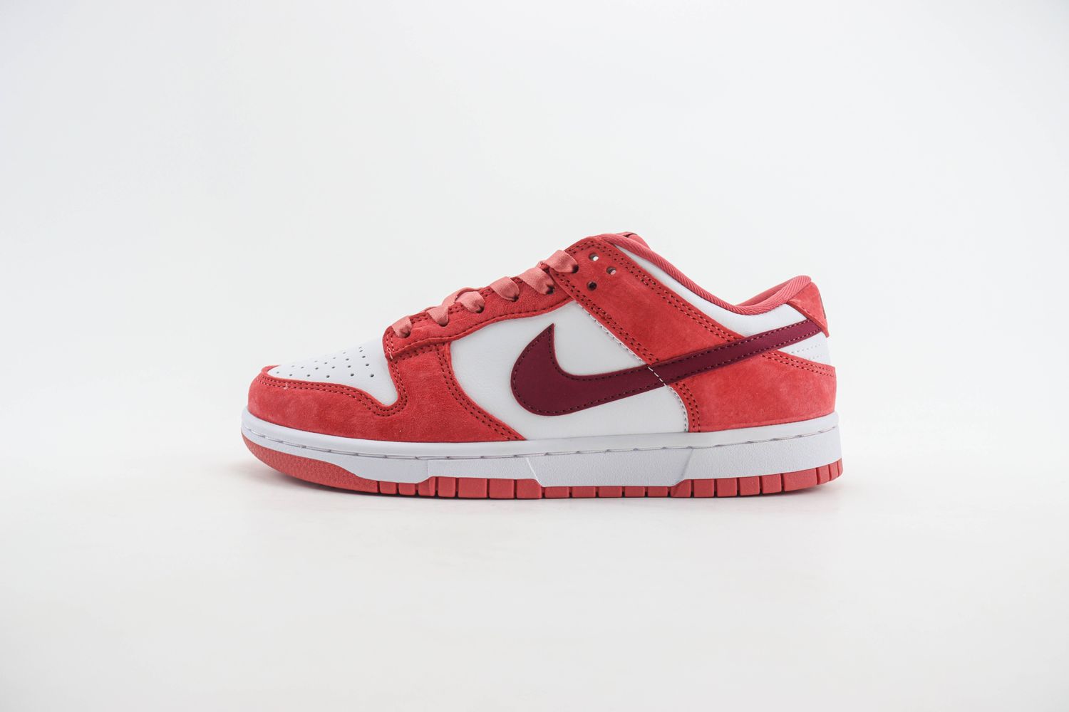 Nike Dunk Low 'Valentine's Day' 2024 Red White 