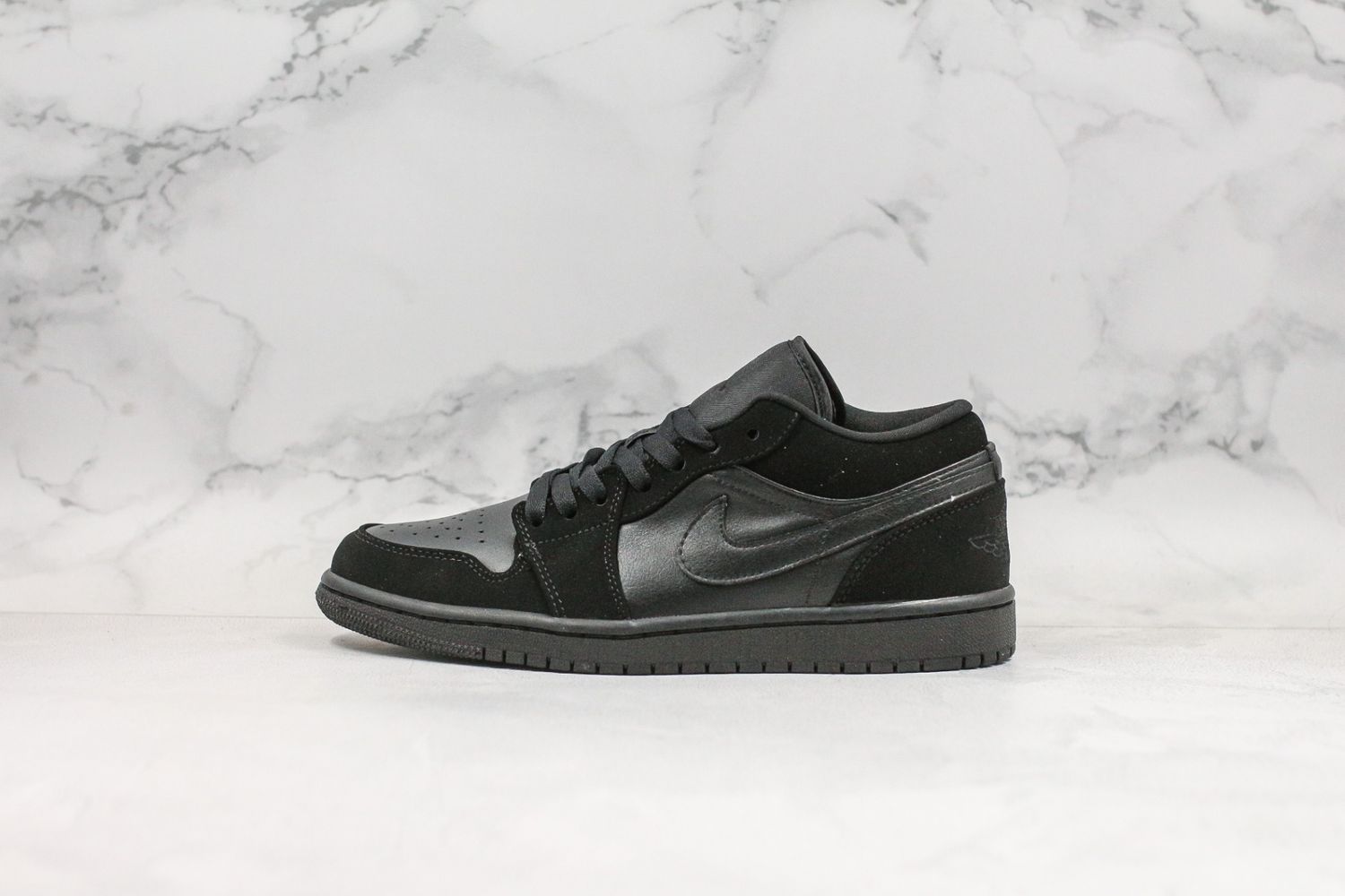 Jordan 1 Retro Low Triple Black