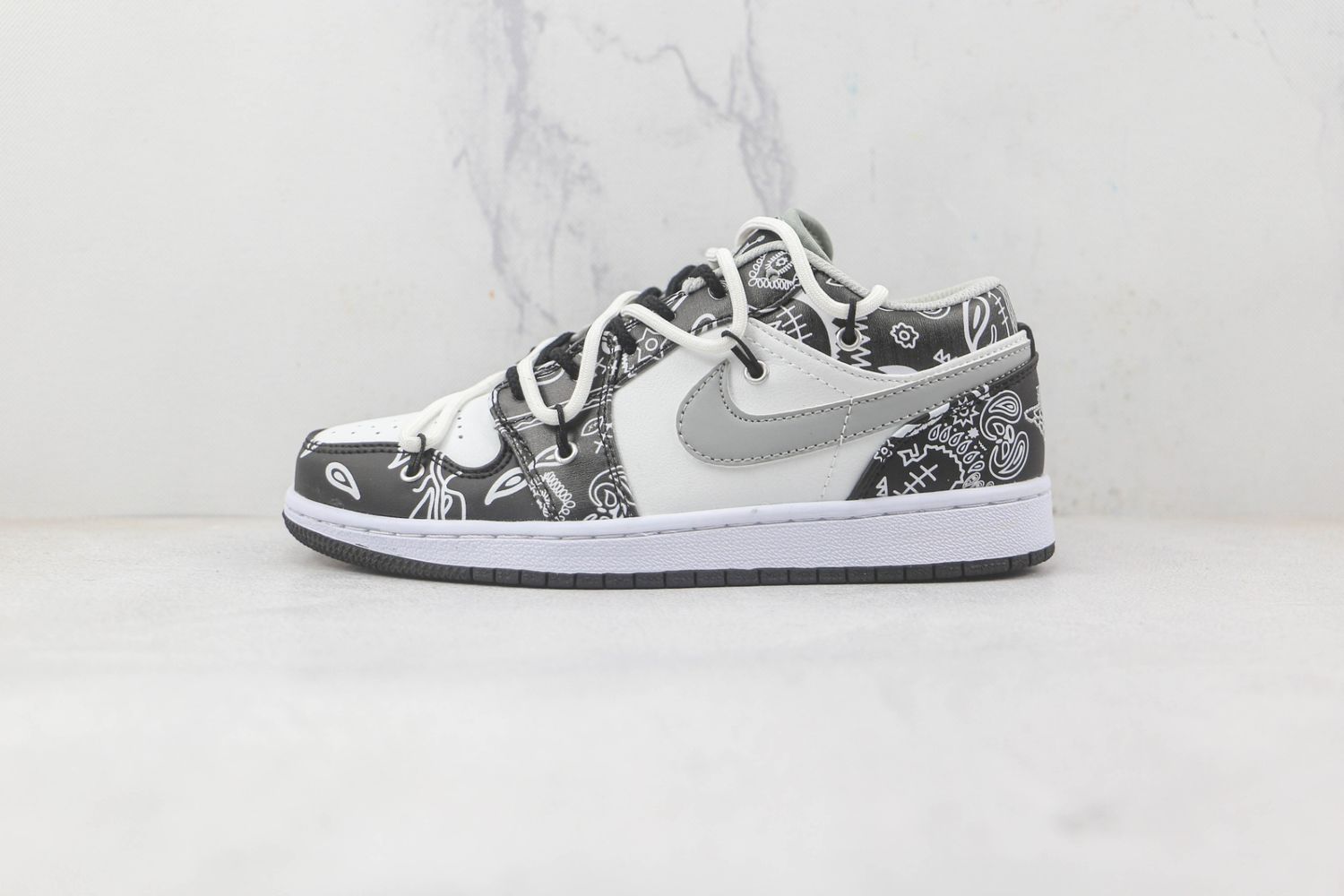 Air Jordan 1 Low Worldwide Mika and Mia Shoes For Men