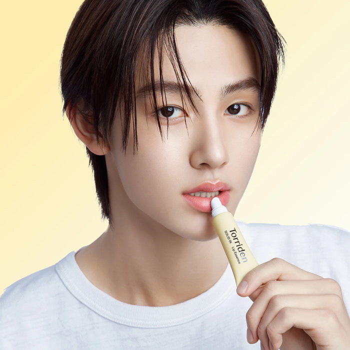 SOLID IN Lip Essence