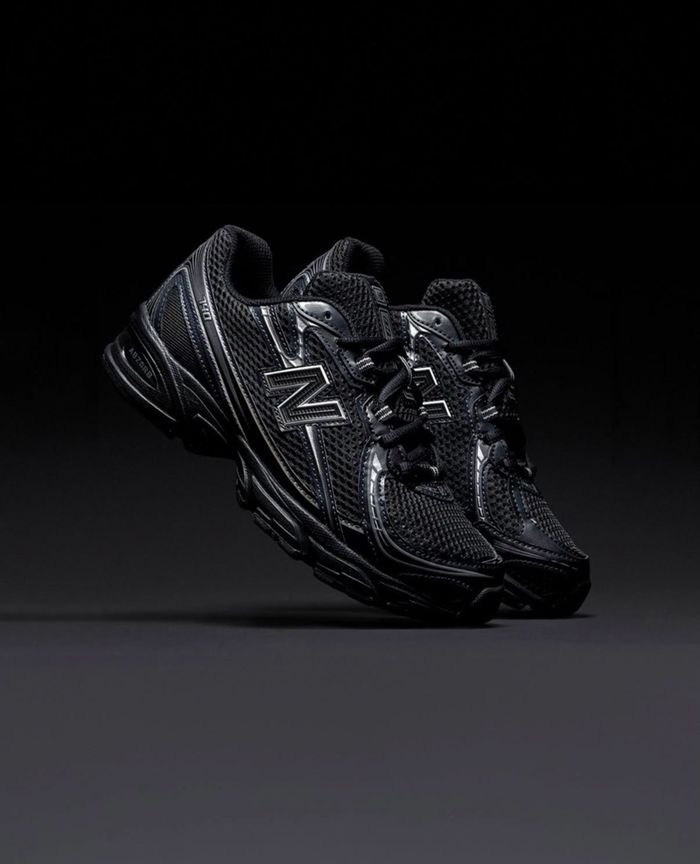 New Balance 740 'Triple Black'