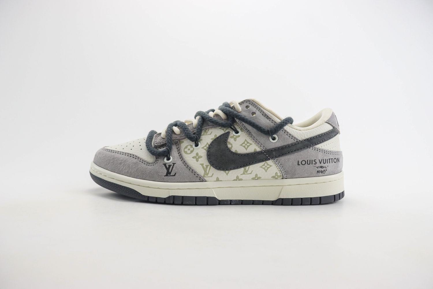 Nike SB Dunk Low x LV 40