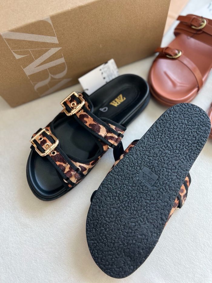 zara baran alag sandal