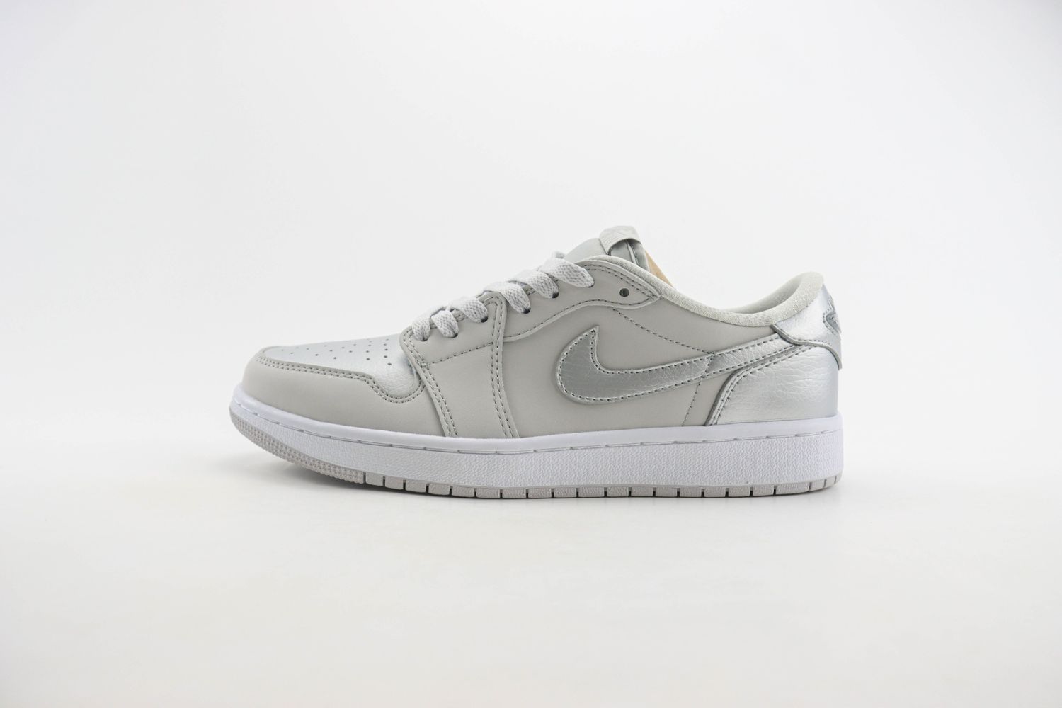 Jordan 1 Low OG Metallic Silver