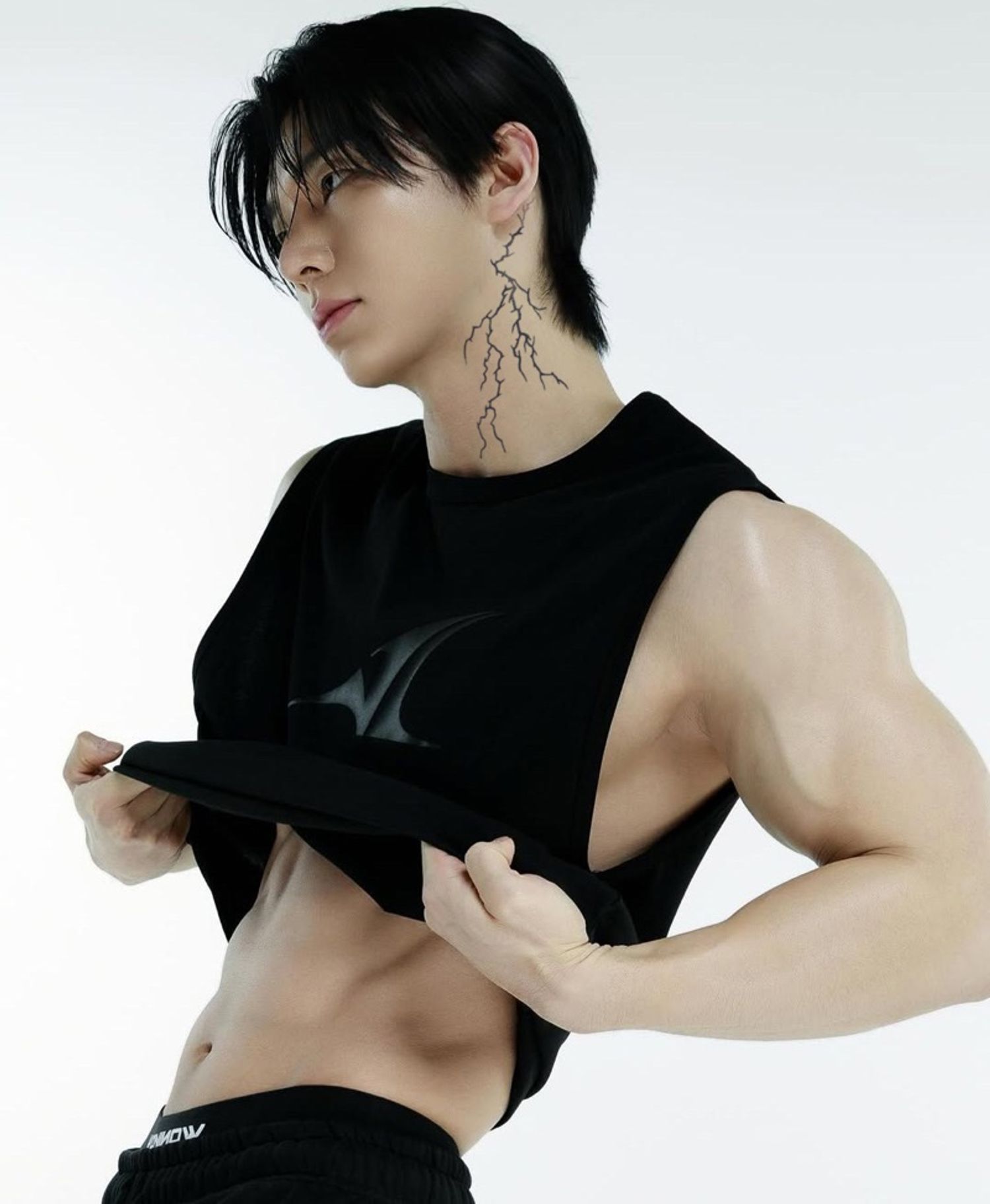 Хүзүүний Аянга Усан шивээс