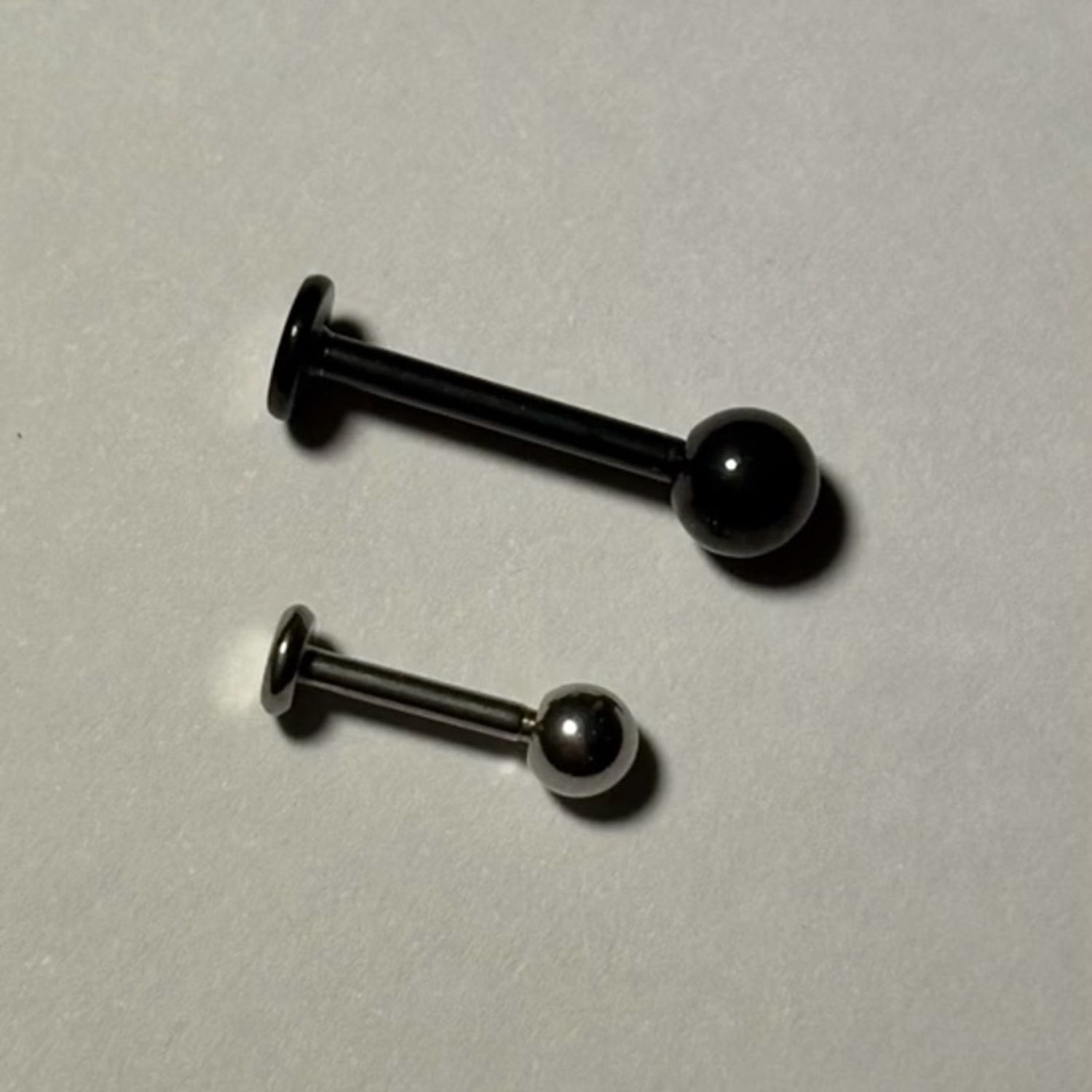 Уруулын ээмэн