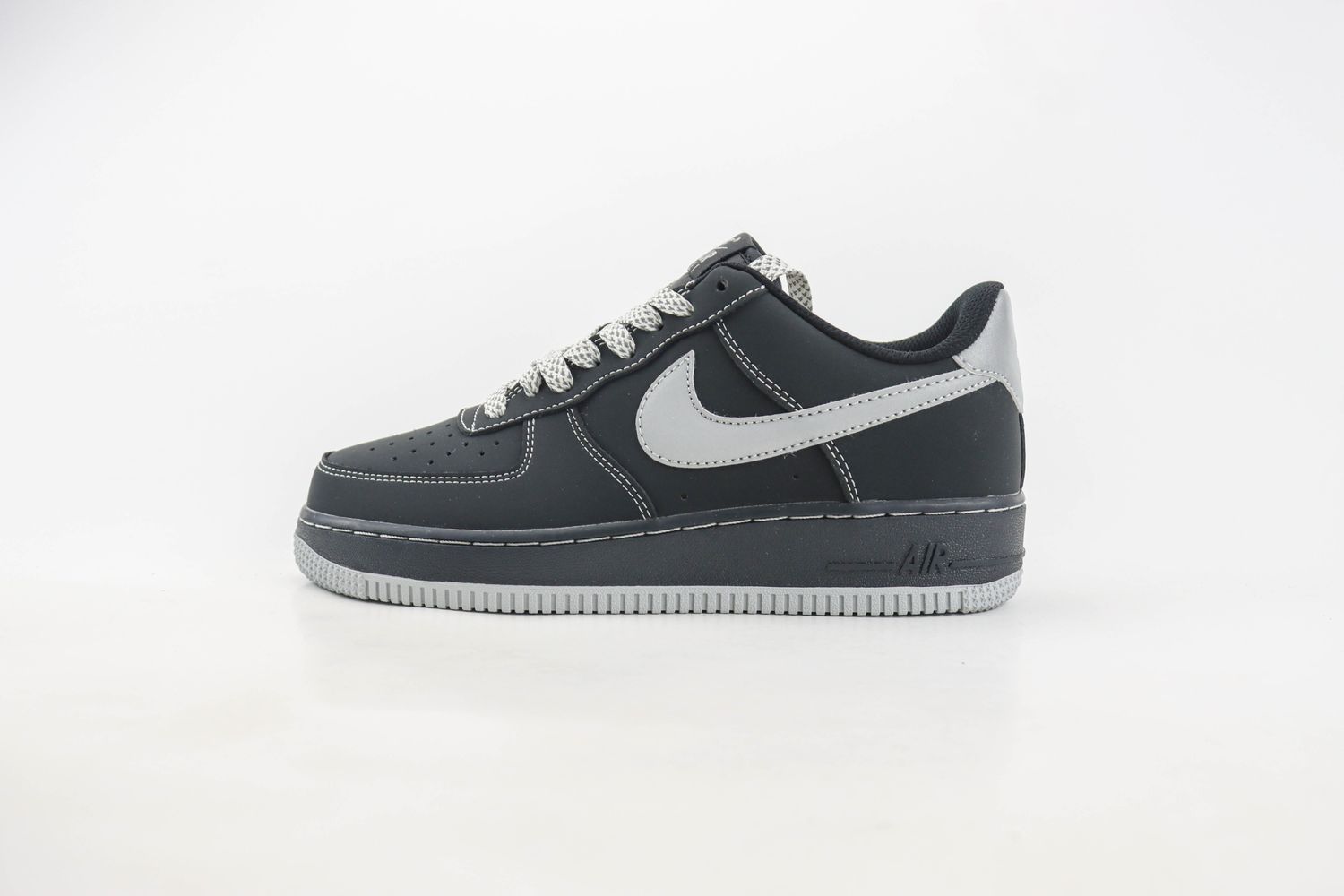 NIKE Air Force 1 '07 Low Black silver