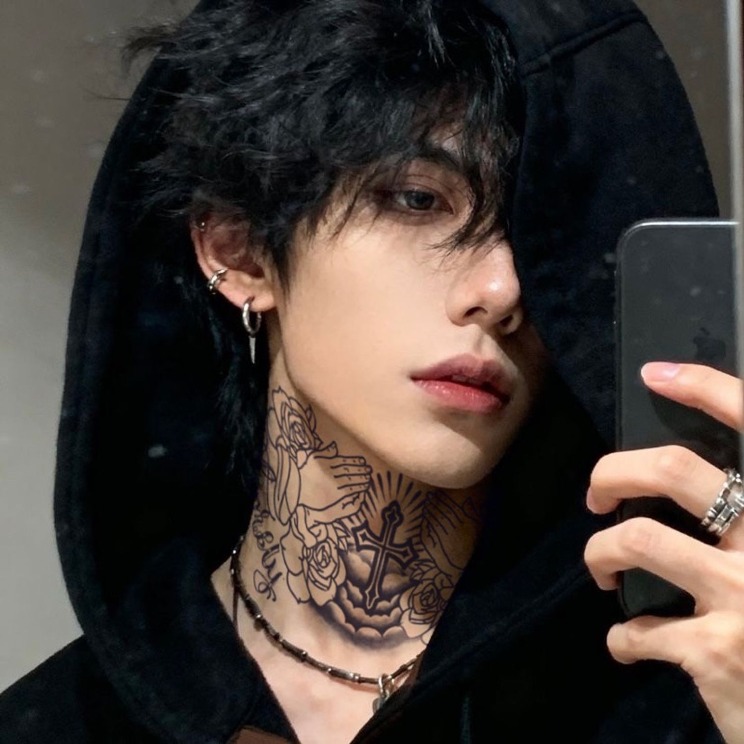 Хүзүүний Усан шивээс