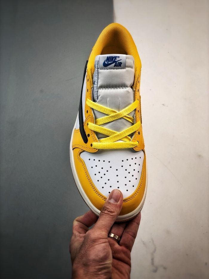 Travis Scott x  Jordan 1 Canary