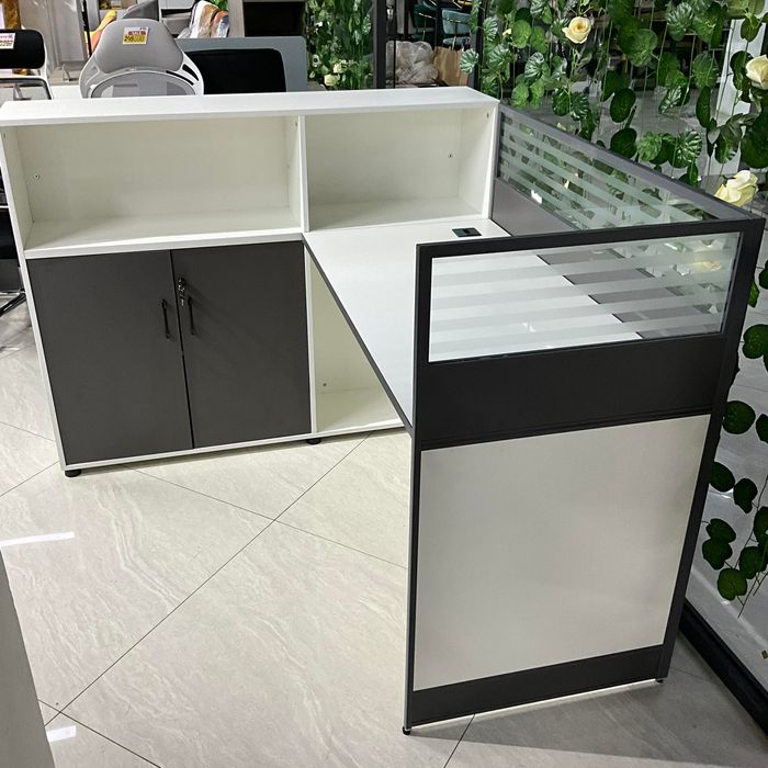 Шилэн хаалттай оффис ширээ / Код: Е-54 /