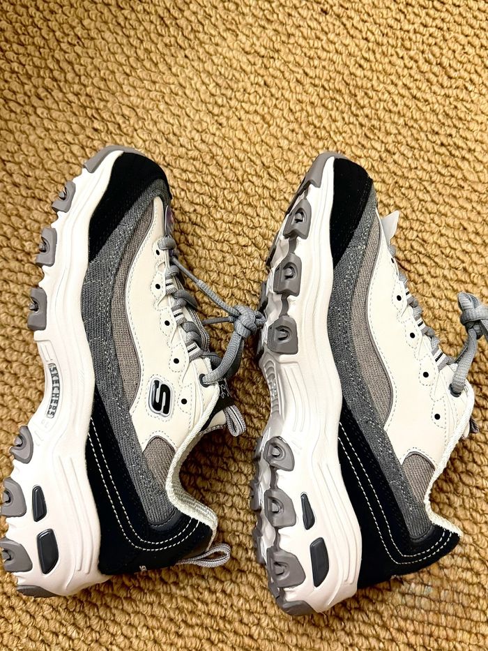 (Women) Skechers D'Lites 1.0 'Black Gray'