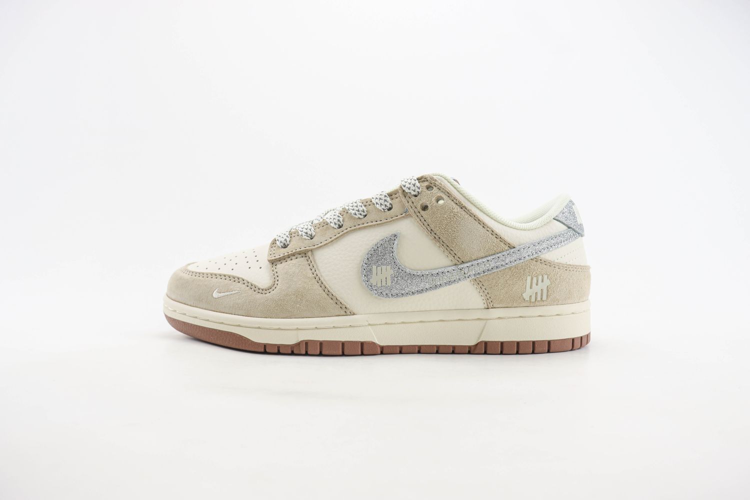 Nike SB Dunk Low 14
