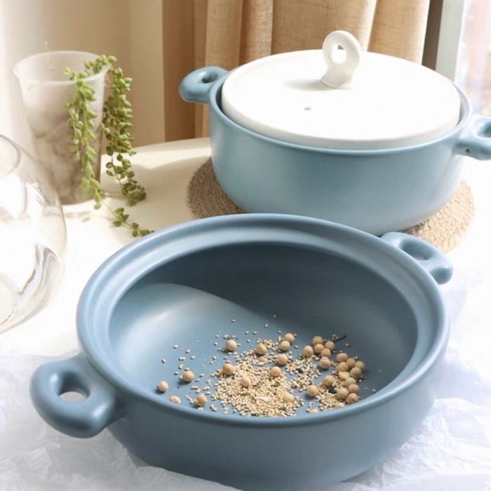 Буцалгаж болдог шаазан тогоо