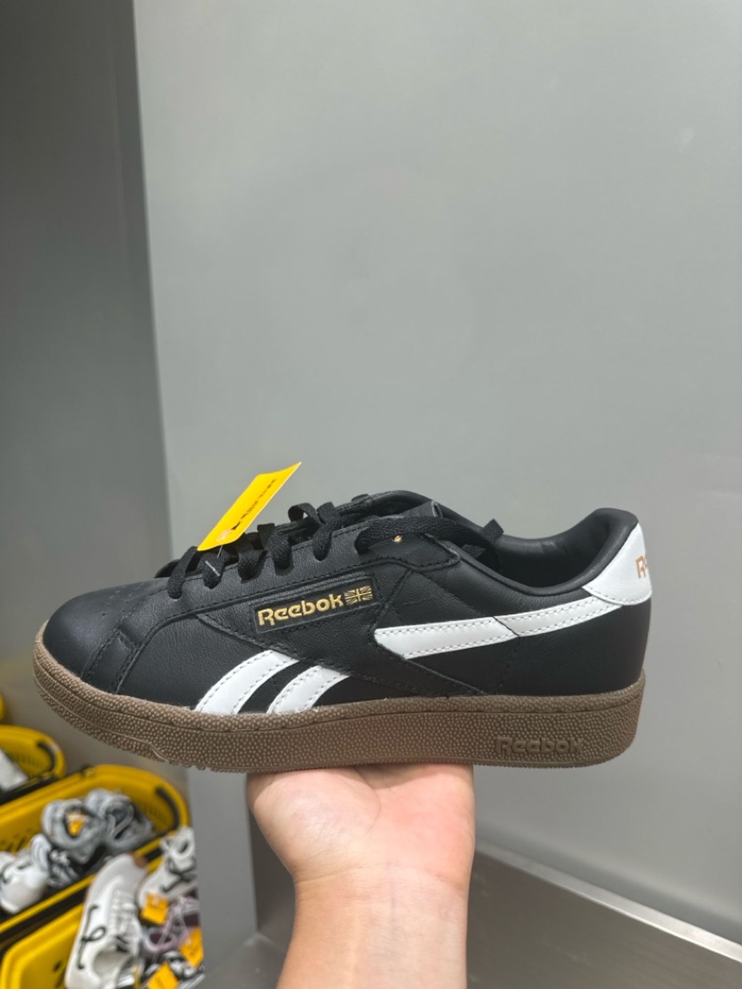 Reebok гутал