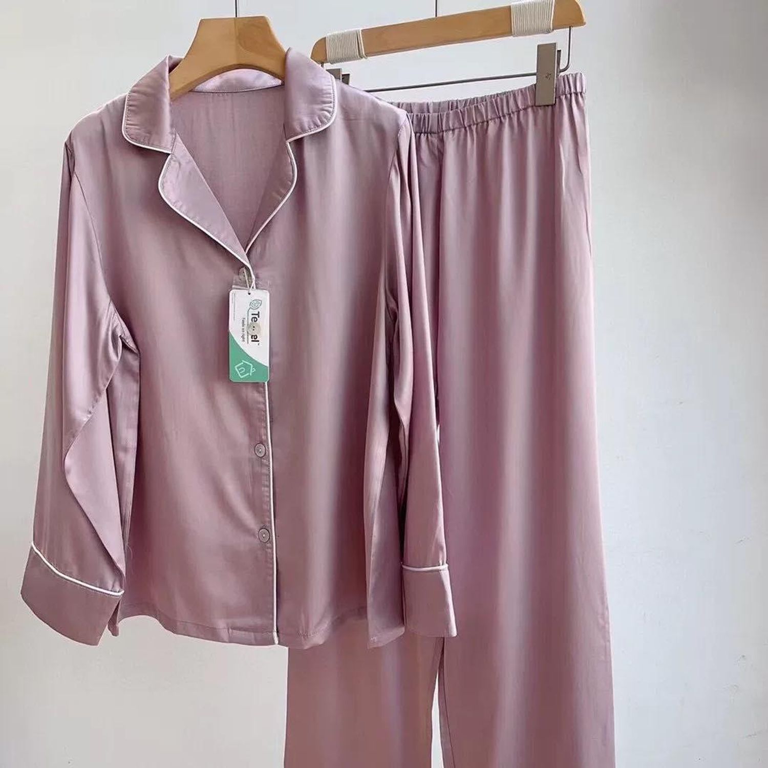 Зөөлөн торгомсог Tencel хувцас