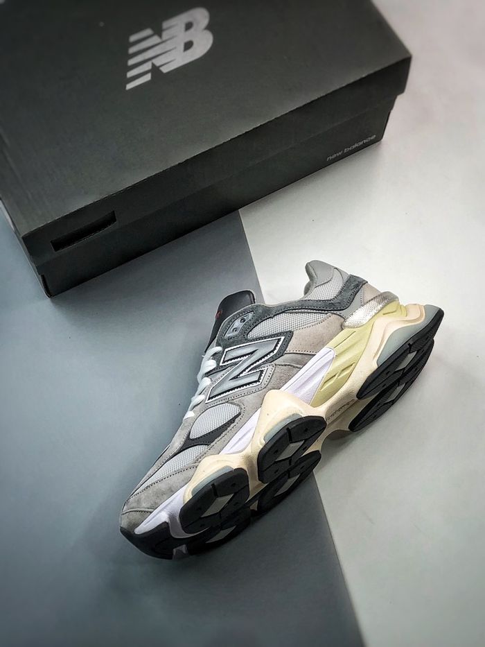 9060 “Rain Cloud Grey”