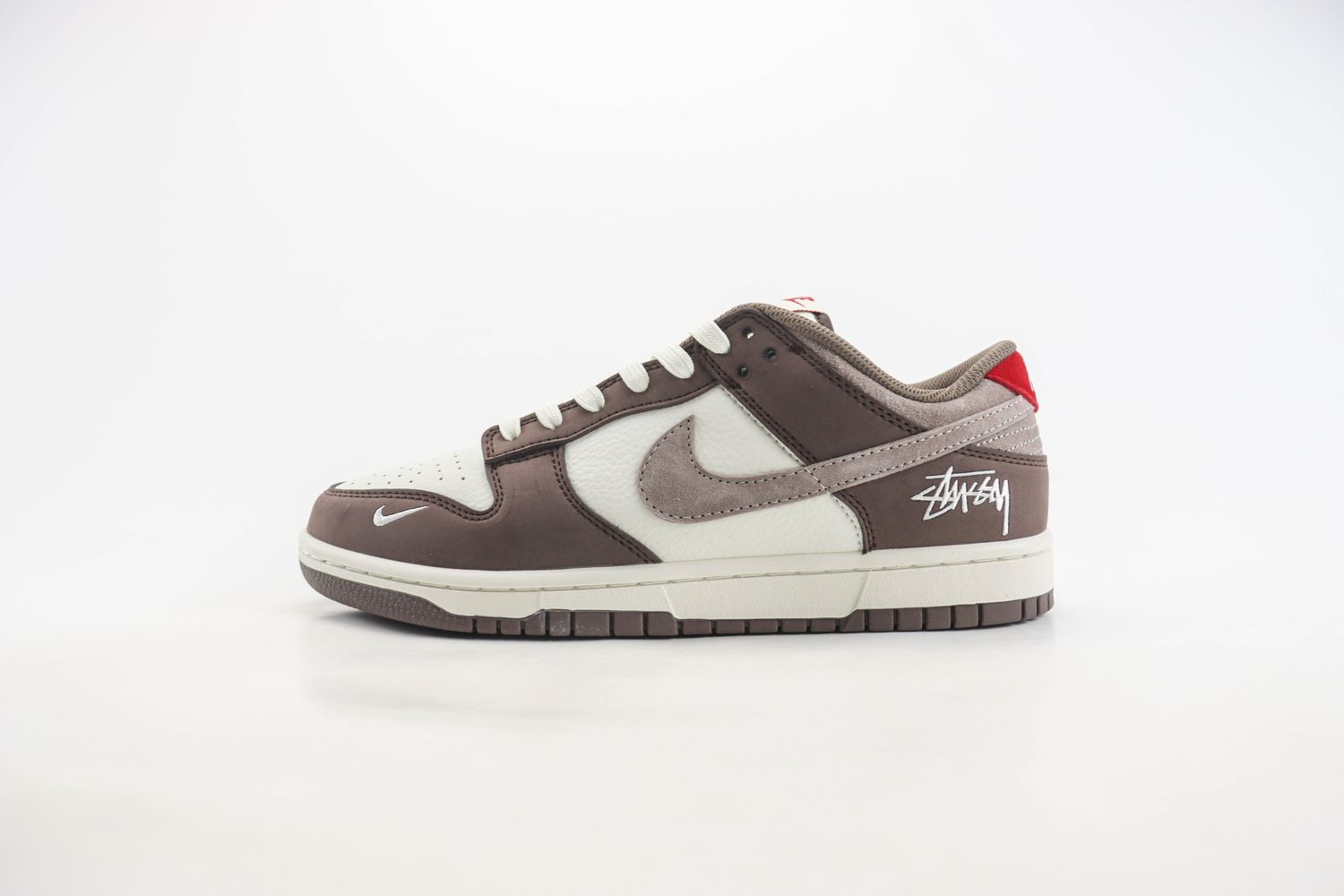 Nike SB Dunk Low x Stussy 49