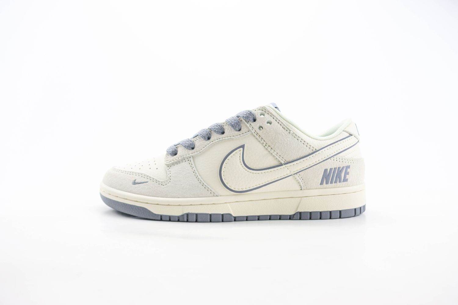 Nike SB Dunk Low x NIKE