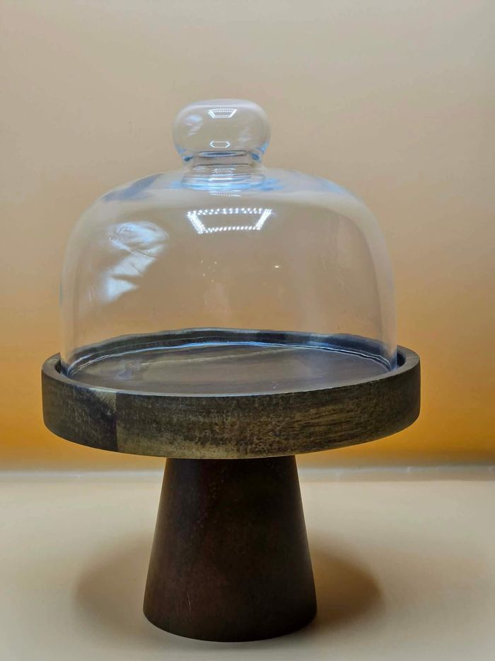 модон хөлтэй шилэн таглаатай таваг