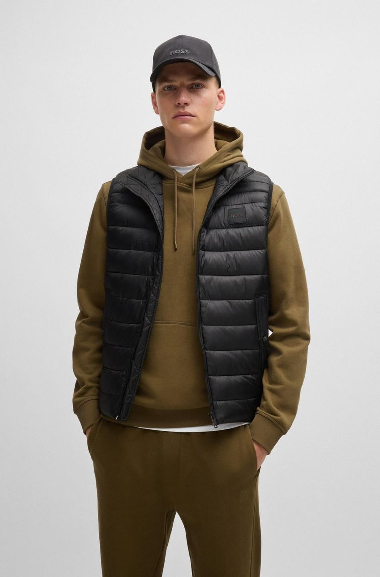 𝐇𝐮𝐠𝐨 𝐁𝐨𝐬𝐬 - брэндийн хантааз