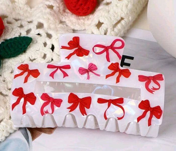 Хавчаар гүзээлзгэнэ