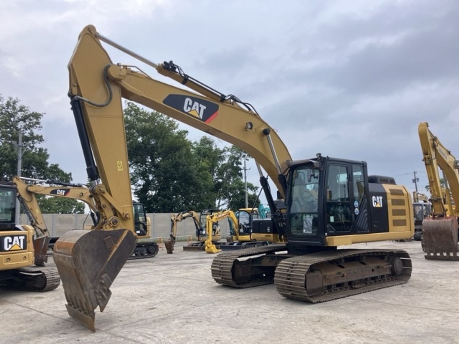 CAT excavator 320E