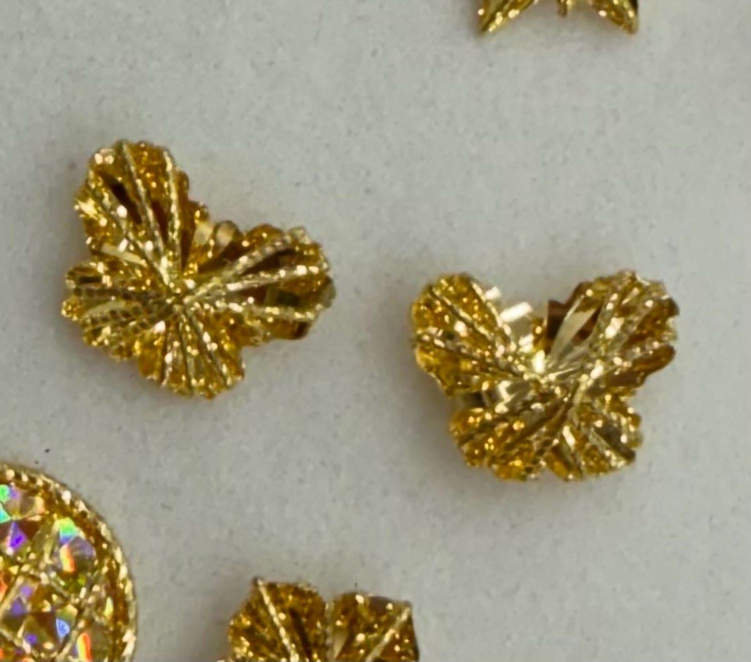 999 алтан ээмэг