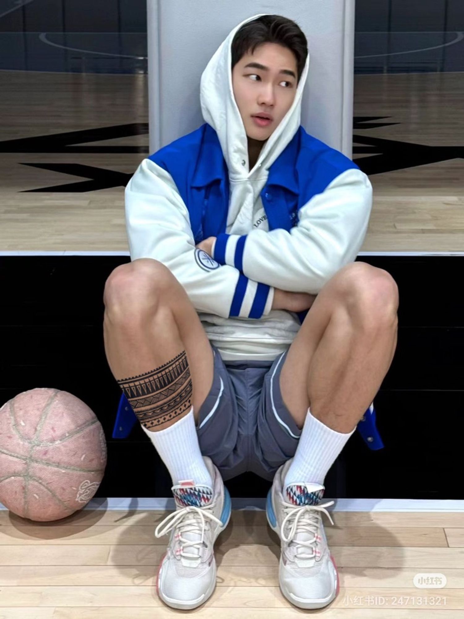 Хээ дунд Усан шивээс