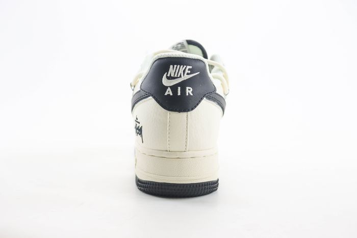 Nike Air Force 1 Low x Stussy 51