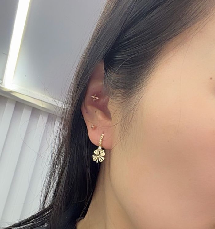 14к азын цэцэгтэй ээмэг