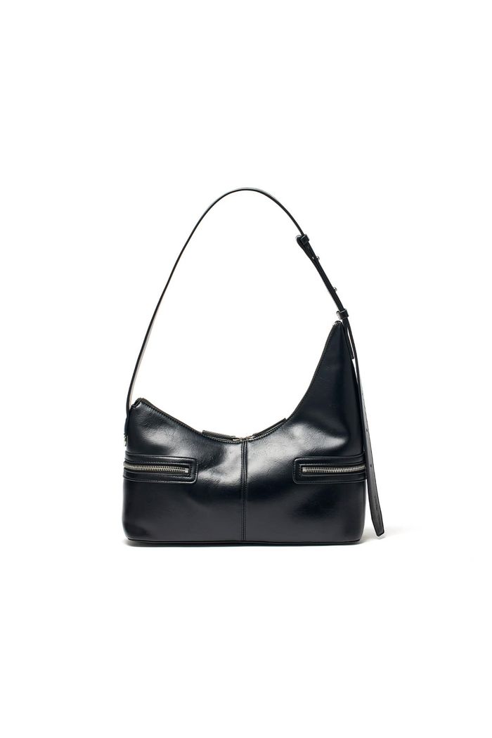 ASYMMETRICAL ZIPPER BAG IN BLACK