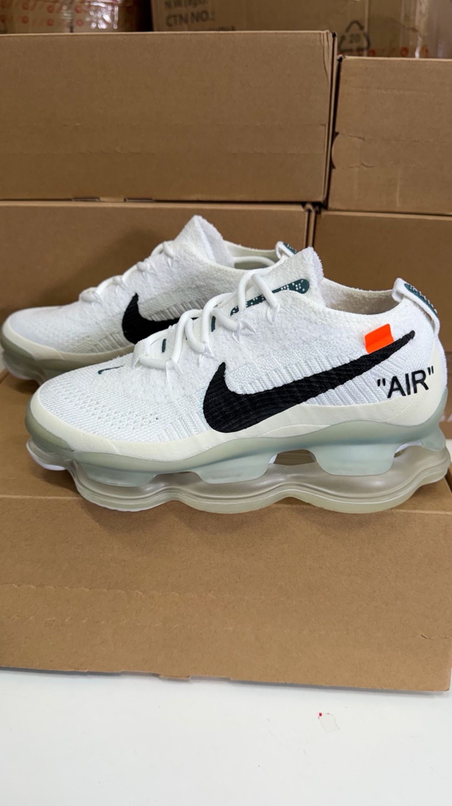 Nike AirMax Scorpion White/ Blac