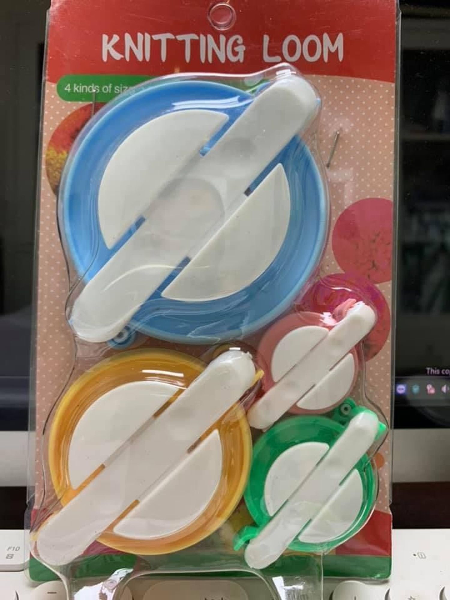 Knitting loom