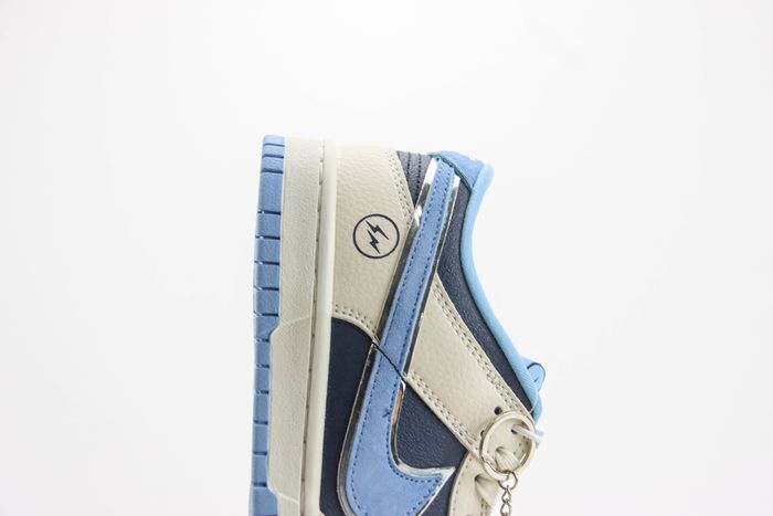 Nike SB Dunk Low 212