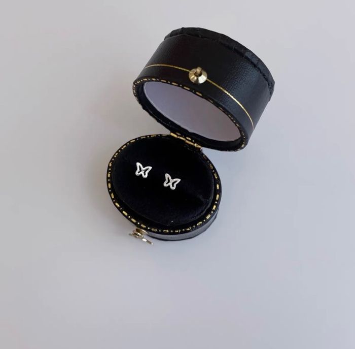 Жижиг ээмэг