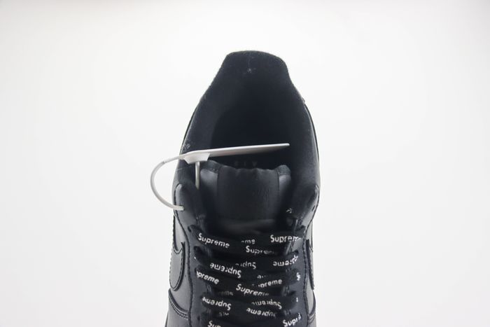 Nike Air Force 1 Low x supreme 81