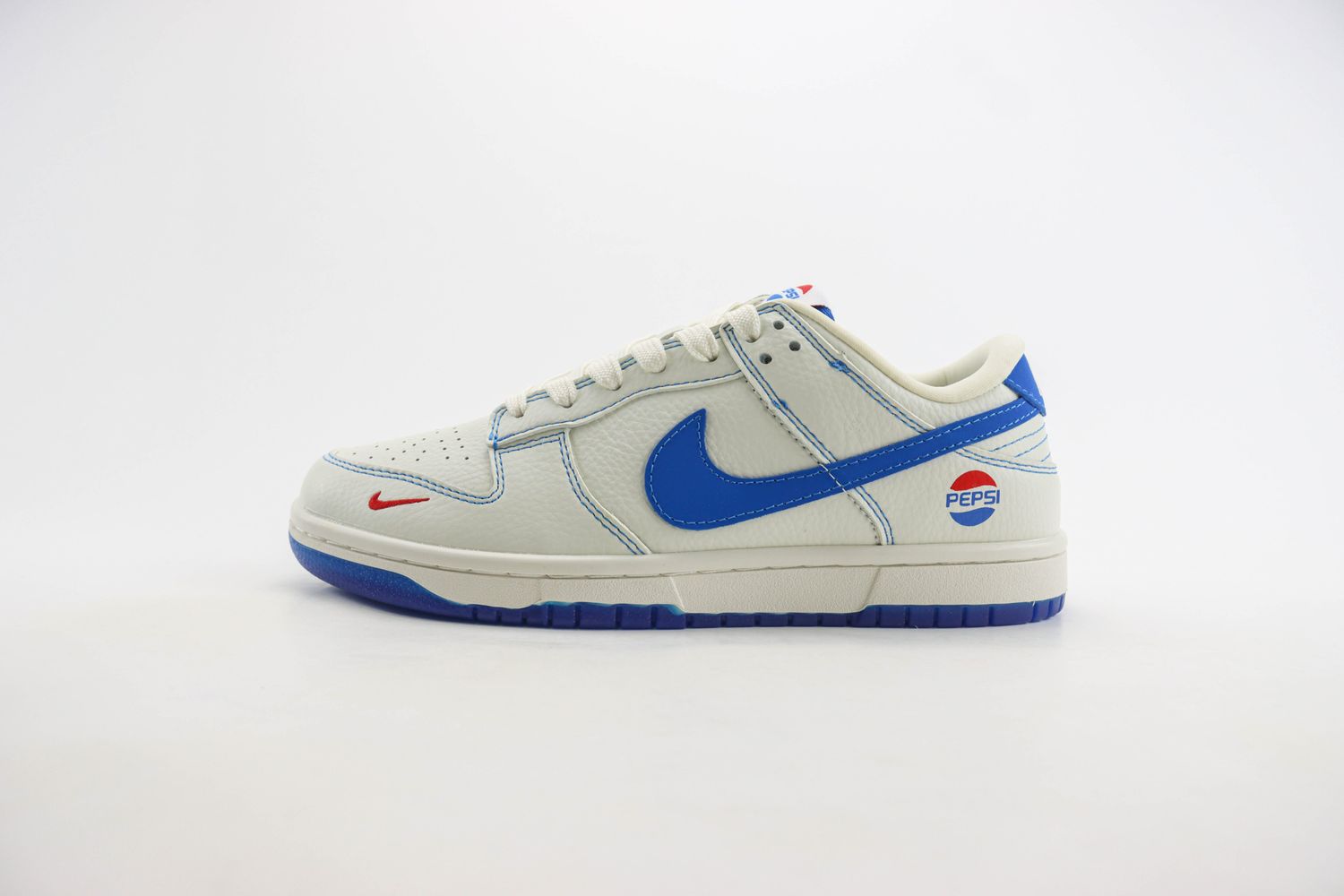 Nike SB Dunk Low x pepsi