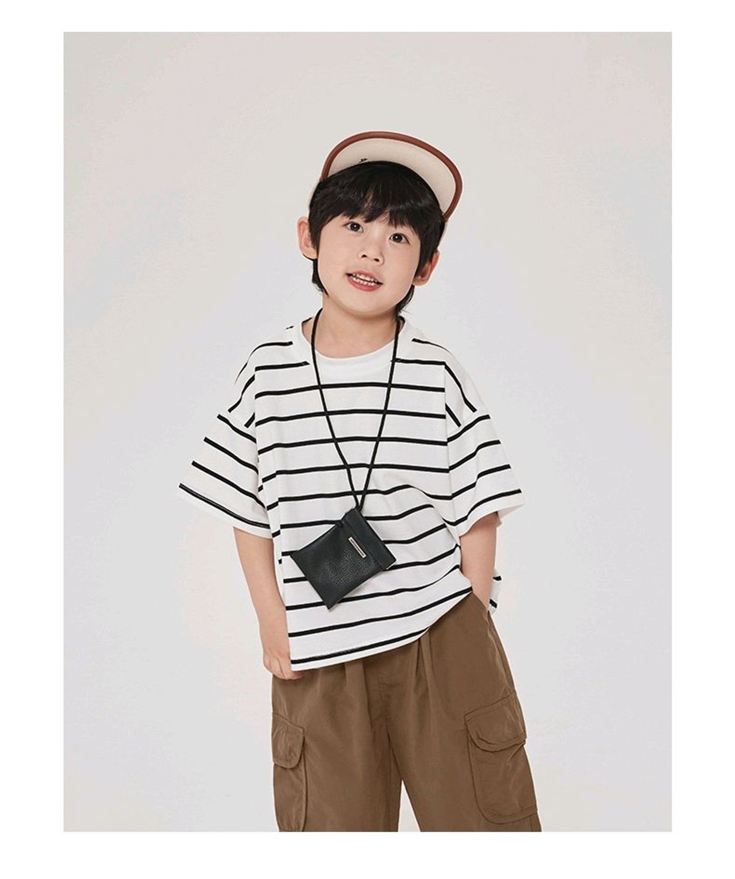 Xiao судалтай цагаан фудболка