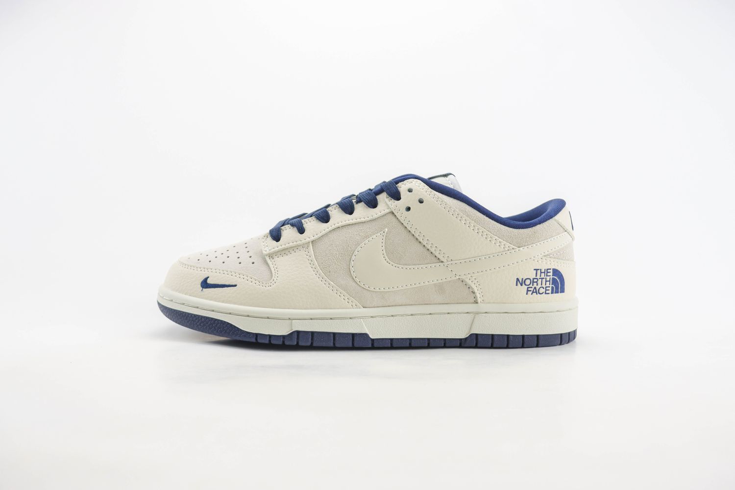 Nike SB Dunk Low x The North Face 44