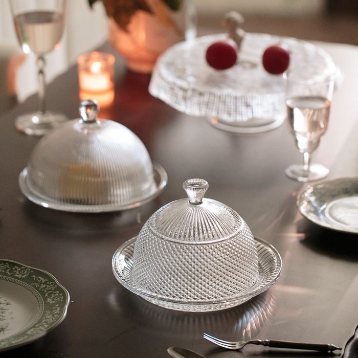 Таглаатай десертний таваг