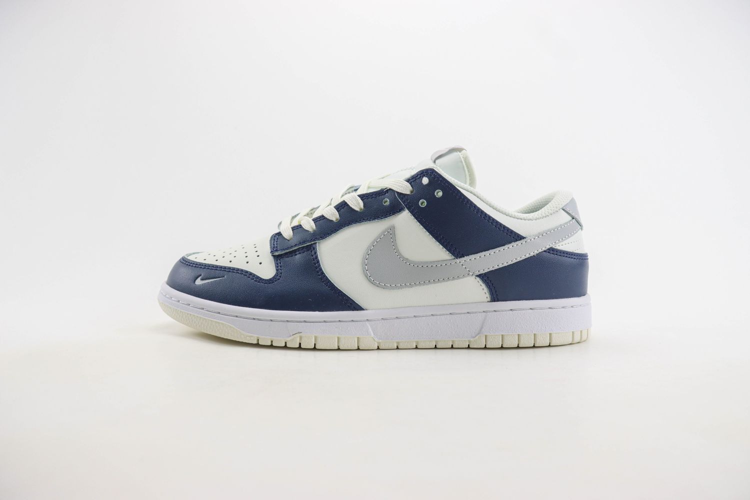 Wmns Dunk Low 'Sail Armory Navy'