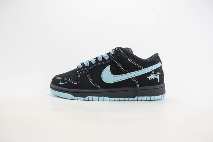  Nike SB Dunk Low x Stussy 99