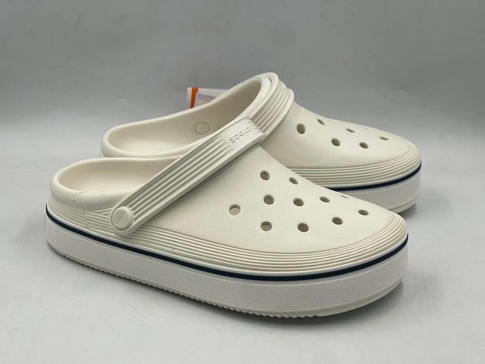 crocks white